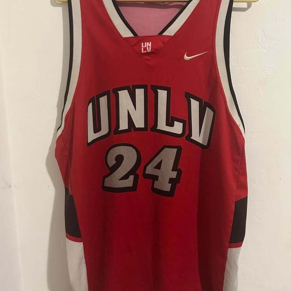 Nike UNLV Basketball Jersey Size XL 24 Red Vintage
